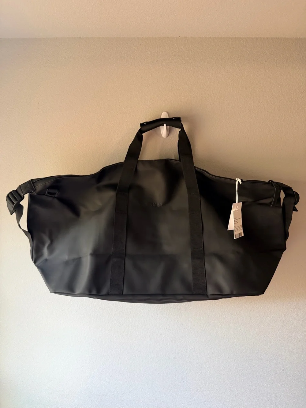 NWT RAINS Hilo Weekend Bag Large Black Waterproof Travel Duffel